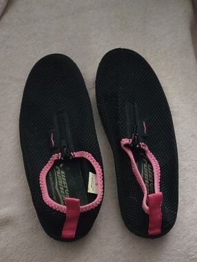 Wave Runner Black and Pink Women's Water Shoes